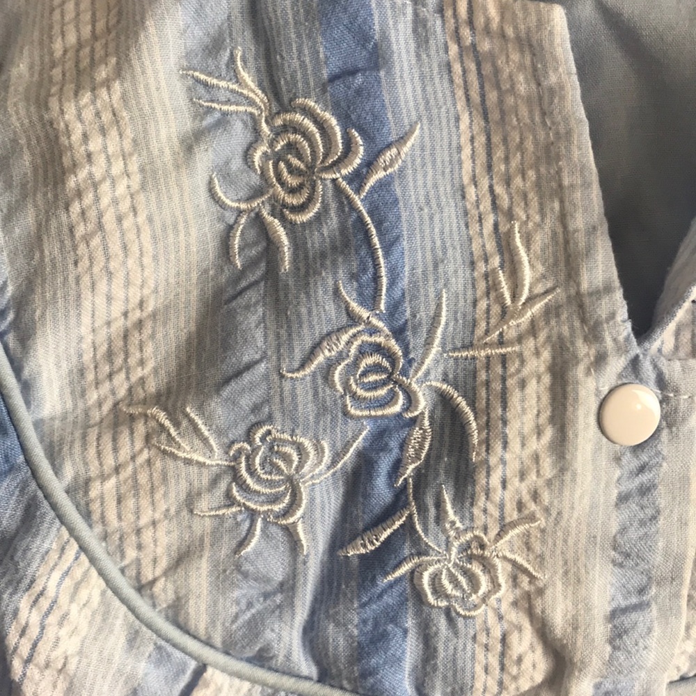 Secret Treasures Robe - Picture 4 of 4